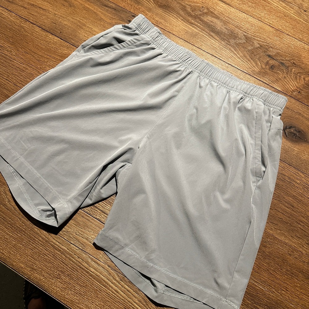 Columbia Gray Athletic Performance Shorts Men Large
